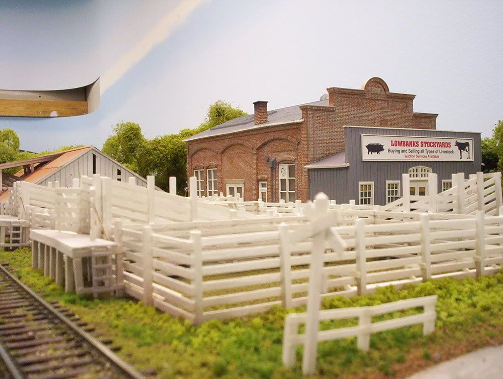 Dyna Information Model railroad weathering buildings